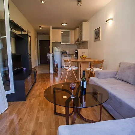 Beachfront Apartman *